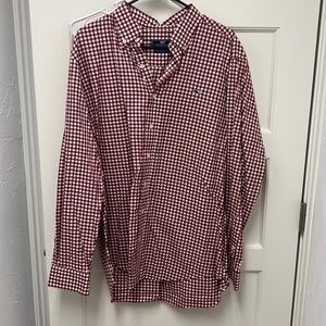 Large Vineyard Vines, maroon/white checkered button down. Like new